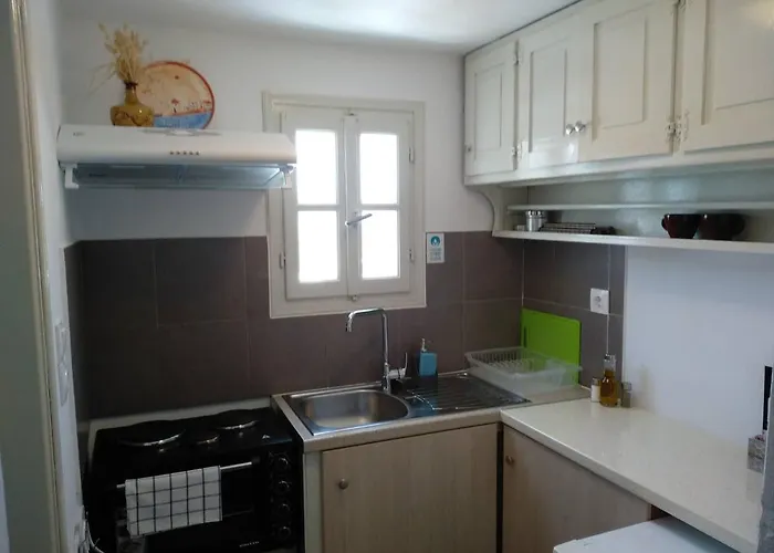 Melissou Place * أبولونيا