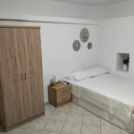 Melissou Place * Apollonia
